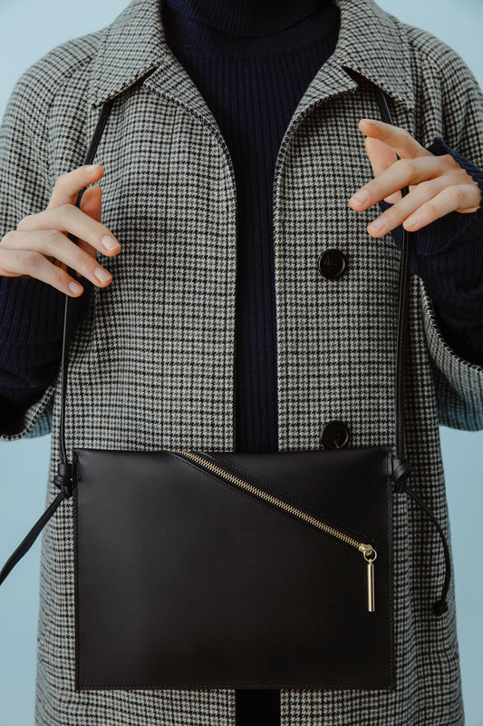 AB 112 Umhängetasche Dust