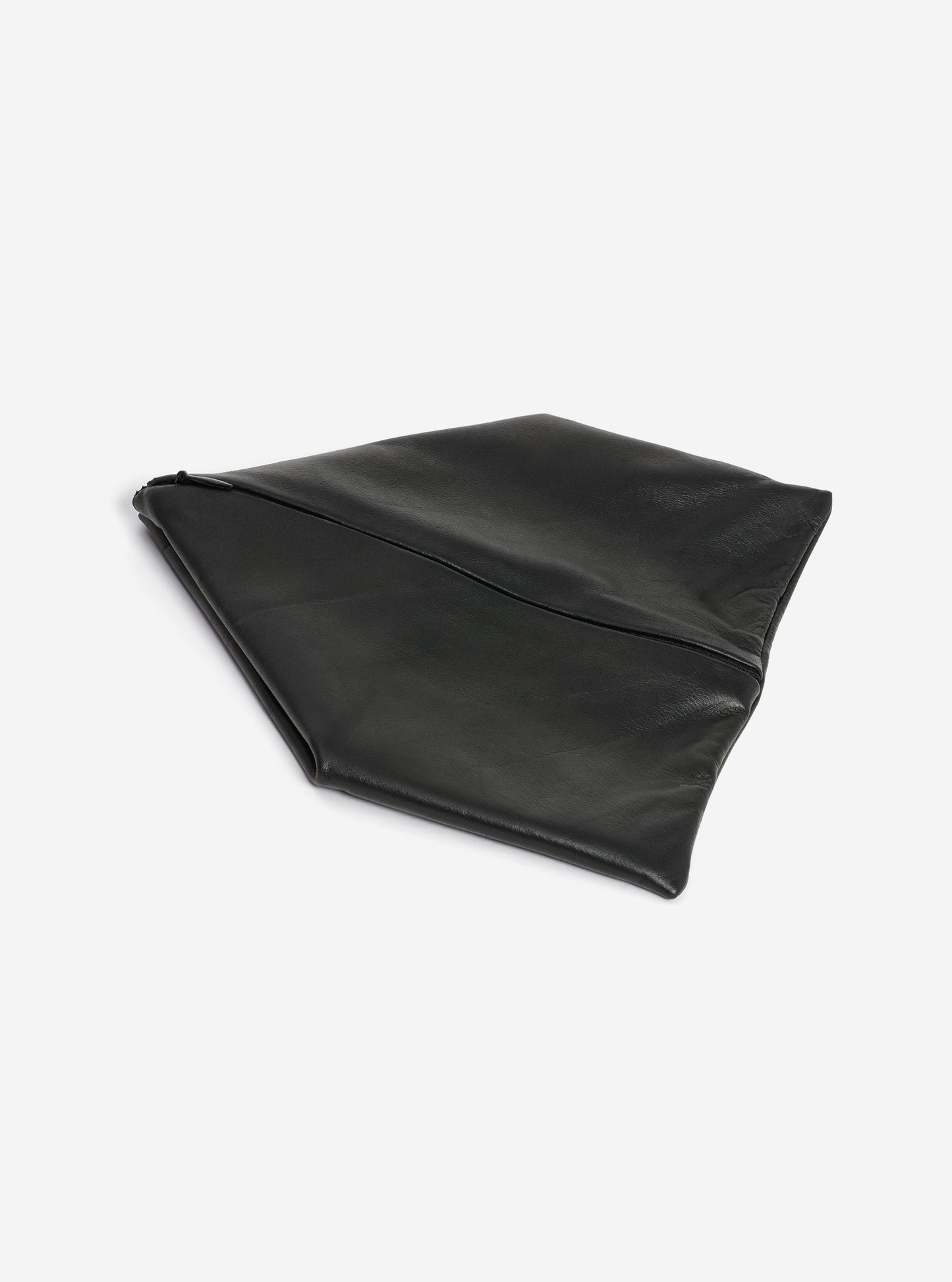 AB 122 Pouch Schwarz