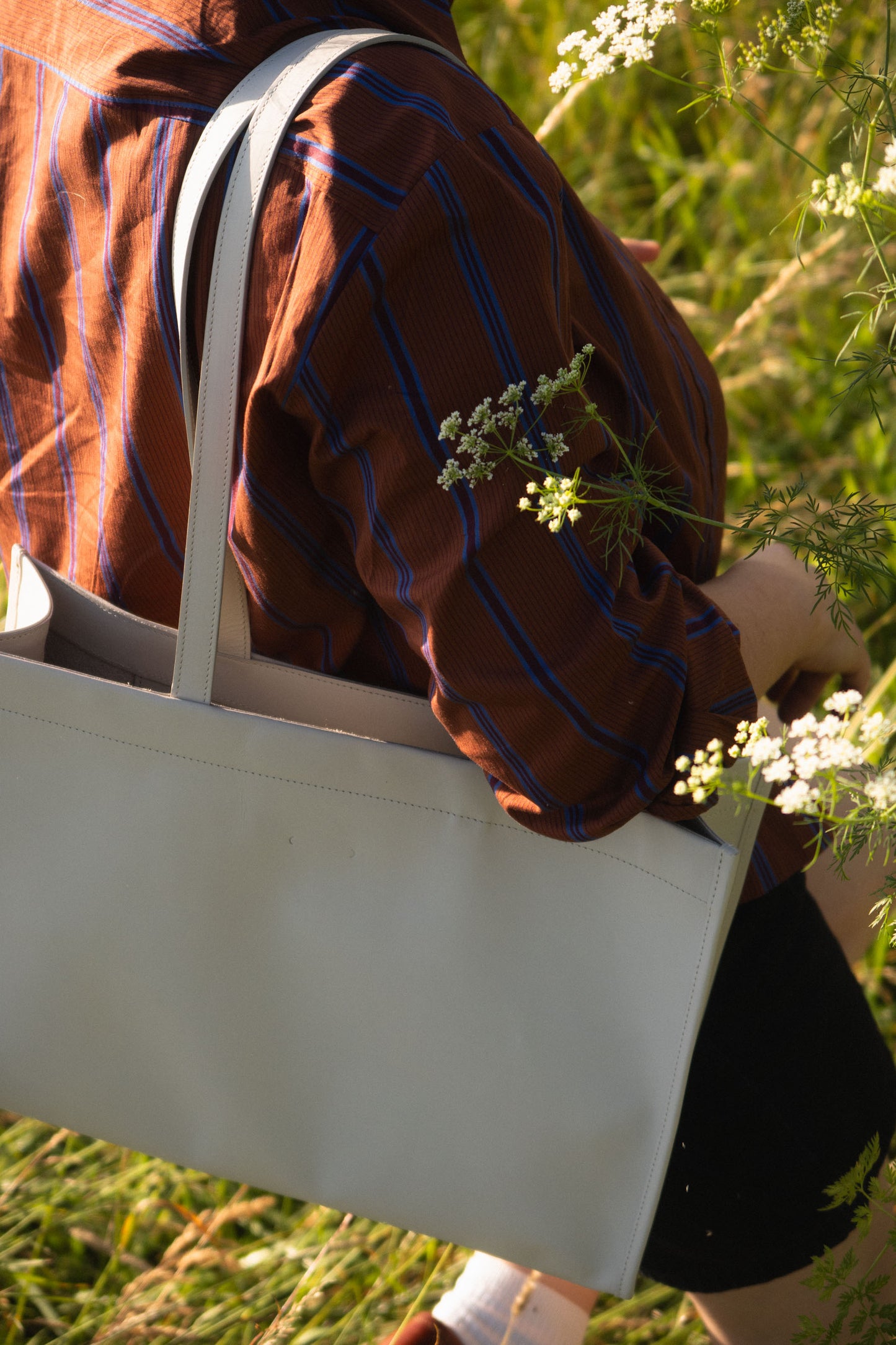 PB 11 Schultertasche Dust